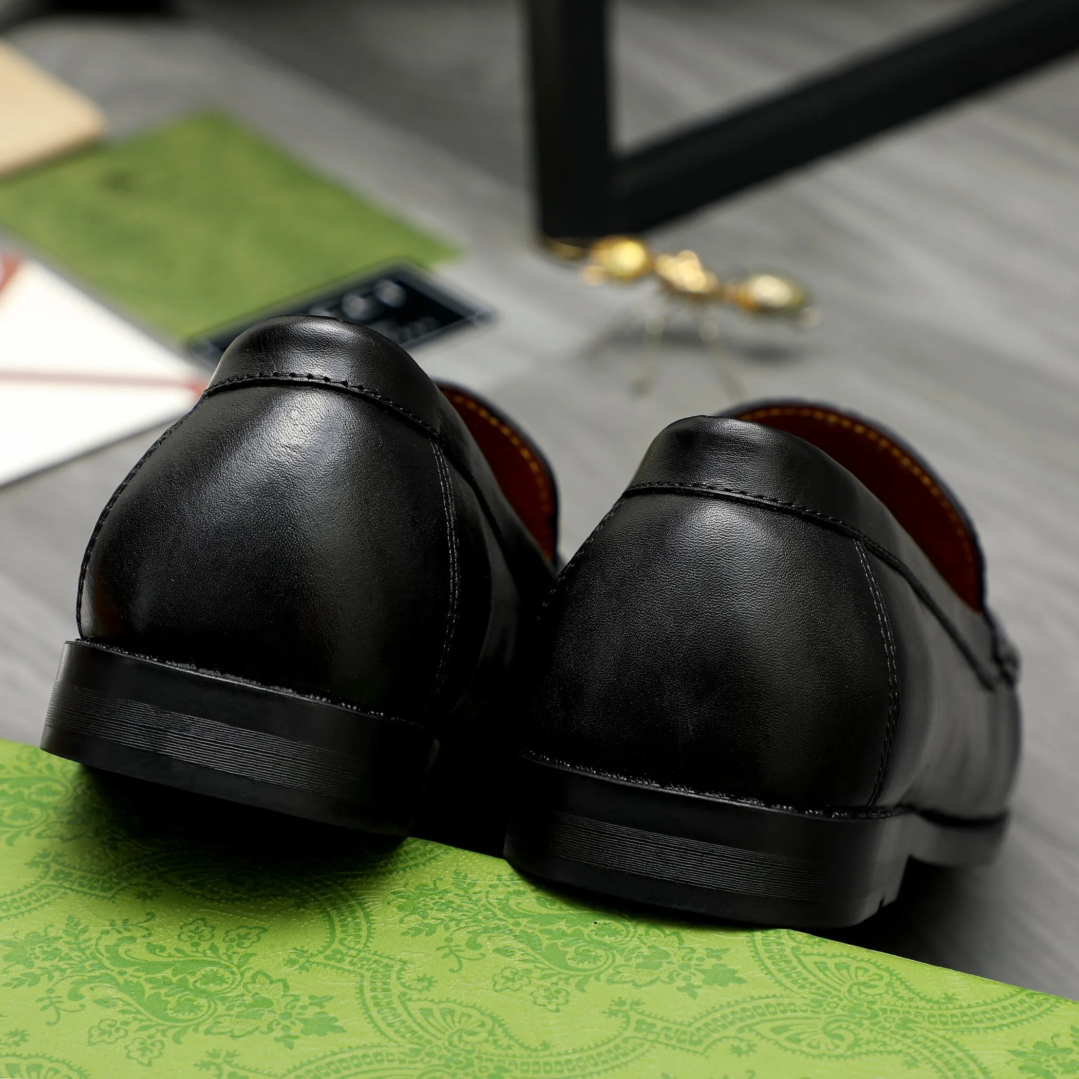 Men's shoes💰400 Product trademark: LV "Louis Vuitton" casual slip-on shoes Regular size: 38-45 (45 is custom-made and non-returnable) Product materials: Selected embossed cowhide upper, cowhide lining, rubber outsole